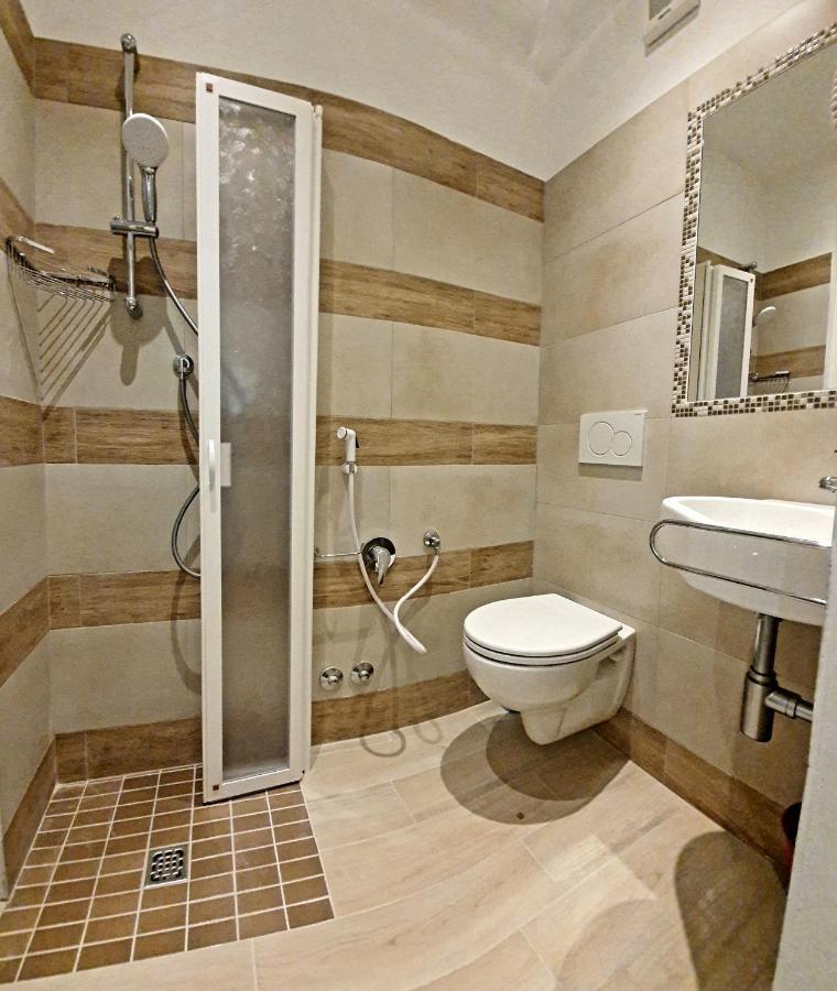Hotel Arno Misano Adriatico Exteriör bild