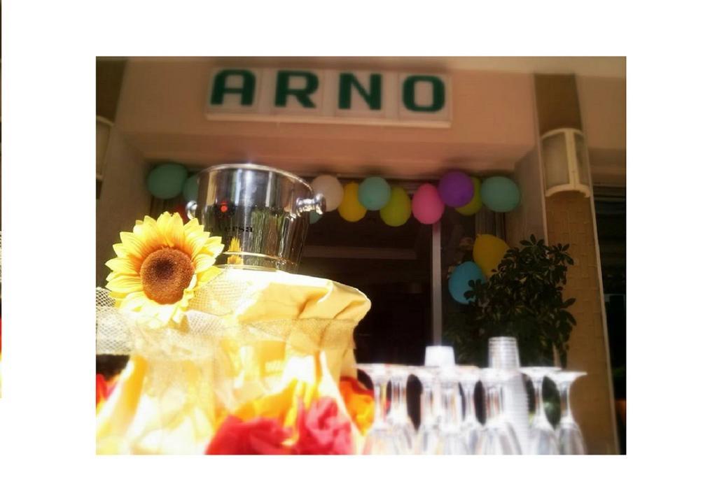 Hotel Arno Misano Adriatico Exteriör bild