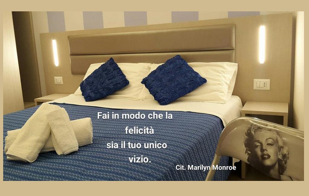 Hotel Arno Misano Adriatico Exteriör bild