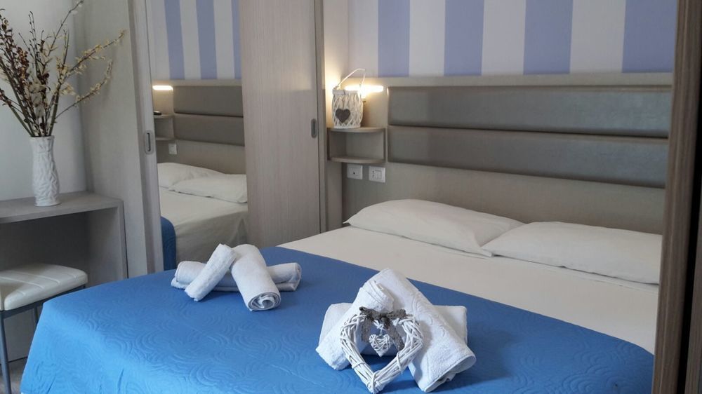 Hotel Arno Misano Adriatico Exteriör bild